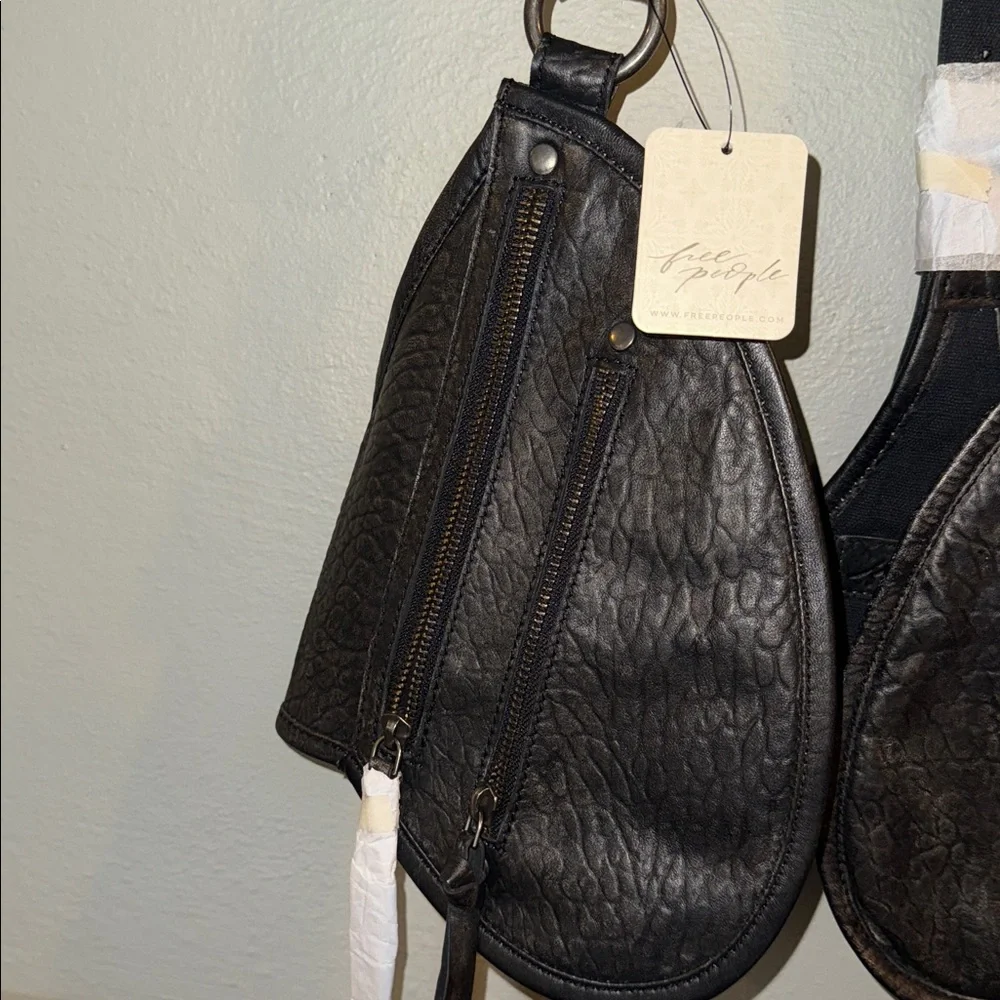 NWT $100  Free People Harness bag- adjustable straps, 4 zip-secured pockets. - Picture 4 of 9